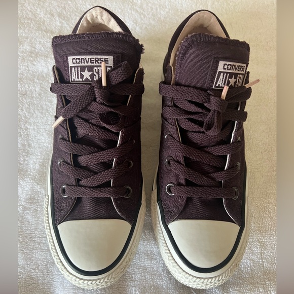Converse All Start ! In great condition only wore couple times. - Picture 1 of 5